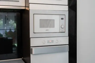 Kuchnia lub aneks kuchenny w obiekcie Apartament Konduktorska z Parkingiem i Ogródkiem - w spokojnej dzielnicy by Noclegi Renters