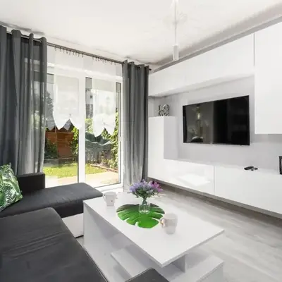 Apartament Konduktorska z Parkingiem i Ogródkiem - w spokojnej dzielnicy by Noclegi Renters