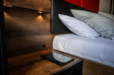 Łóżko lub łóżka w pokoju w obiekcie Apartament Ginger - Stare Miasto - bezpłatny parking - YouTube Apartament Ginger we Wrocławiu