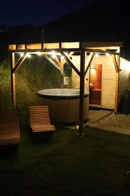 Ogród w obiekcie Domek Jeleniówka z Sauną i podgrzewaną Balią z Jacuzzi