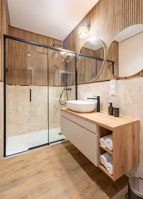 Łazienka w obiekcie Apartament Oliwny 34 - balkon z widokiem na góry