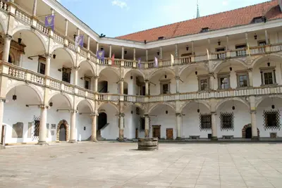 Budynek, w którym mieści się apartament