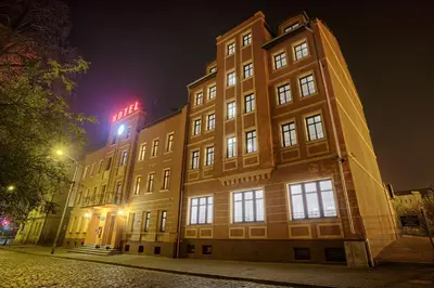 Budynek, w którym mieści się hotel