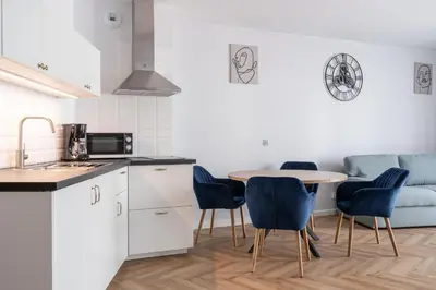 Kuchnia lub aneks kuchenny w obiekcie RentPlanet - Apartament Reja