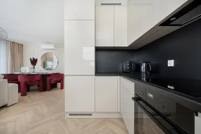 Kuchnia lub aneks kuchenny w obiekcie Ekskluzywne Apartamenty Browary Wrocławskie z Klimatyzacją by Renters Prestige