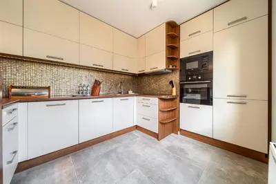 Kuchnia lub aneks kuchenny w obiekcie Babiego Lata Spacious Apartment