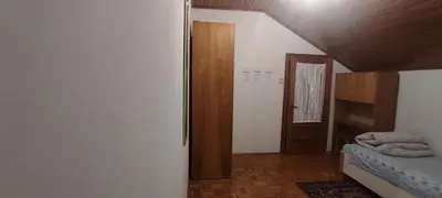 Łóżko lub łóżka w pokoju w obiekcie Adam room 5