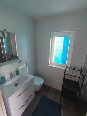 Łazienka w obiekcie Przystanek Leszczyniec w Sudetach z jacuzzi - za dopłatą