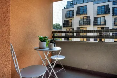 Balkon lub taras w obiekcie Jasny Apartament z 2 Balkonami Wrocław Partynice by Noclegi Renters