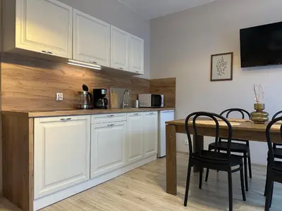 Kuchnia lub aneks kuchenny w obiekcie APARTAMENTY LAVENDERIA z widokiem na Górę Parkową, blisko centrum, spokojna okolica