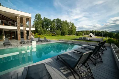 Basen w obiekcie Aspen Prime Ski & Bike Resort - basen, sauna, jacuzzi, siłownia w cenie pobytu lub w pobliżu