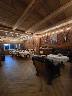 Restauracja lub miejsce do jedzenia w obiekcie Leśna Ostoja