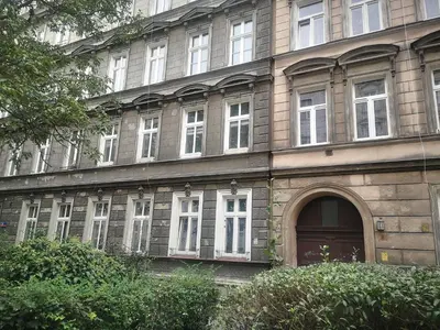 Budynek, w którym mieści się apartament