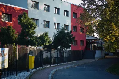 Budynek, w którym mieści się hotel
