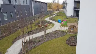 Ogród w obiekcie Apartament Tęczowy