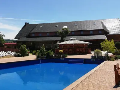 Basen w obiekcie Hotel Karczma u Macieja lub w pobliżu