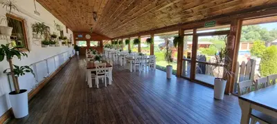 Restauracja lub miejsce do jedzenia w obiekcie Hotel Karczma u Macieja