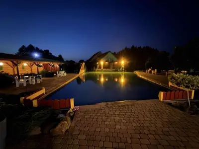 Basen w obiekcie Hotel Karczma u Macieja lub w pobliżu