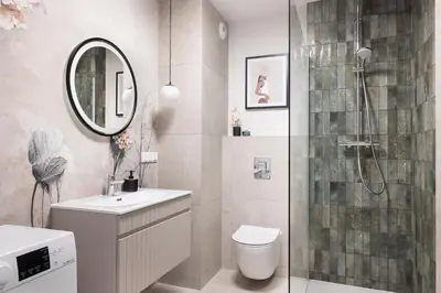 Łazienka w obiekcie NEW #Madalińskiego57 - city center, new bulding, 2 bedrooms, 2x double beds and a fold-out sofa, separate kitchen, air conditioning, balcony, underground parking, self check in 24h, internet, Netflix, coffee machine, washing machine,1 km to the railway