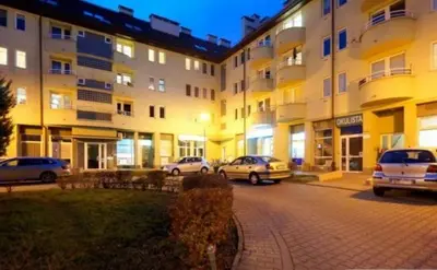 Budynek, w którym mieści się apartament