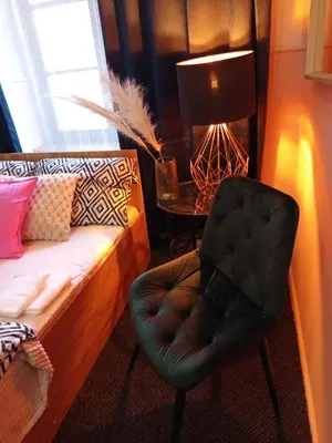 Część wypoczynkowa w obiekcie Rooms Center - dworzec PKP, rynek Wrocław
