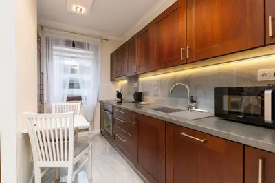 Kuchnia lub aneks kuchenny w obiekcie Feels Like Home Premium Apartment by BookingHost
