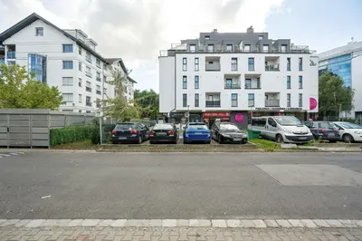 Budynek, w którym mieści się apartament