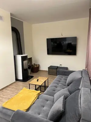 Telewizja i/lub zestaw kina domowego w obiekcie Domki PrzySowie - Góry Sowie