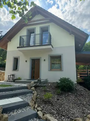 Budynek, w którym mieści się dom wakacyjny