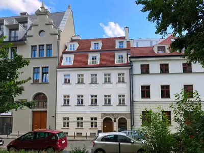 Budynek, w którym mieści się apartament