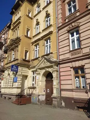 Budynek, w którym mieści się apartament
