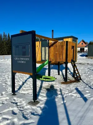 Obiekt Czech Tinyhouse Lasówka zimą