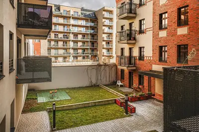 Budynek, w którym mieści się apartament