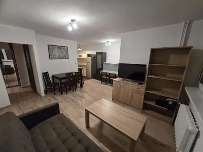 Telewizja i/lub zestaw kina domowego w obiekcie Konkrety Lubin