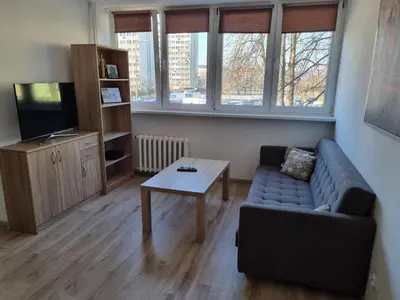 Telewizja i/lub zestaw kina domowego w obiekcie Konkrety Lubin