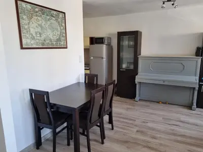 Kuchnia lub aneks kuchenny w obiekcie Konkrety Lubin