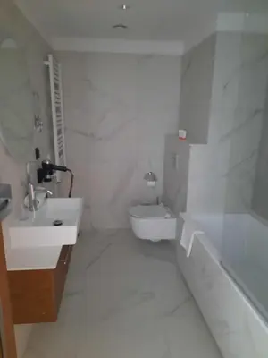 Łazienka w obiekcie Gvarna Apartamenty