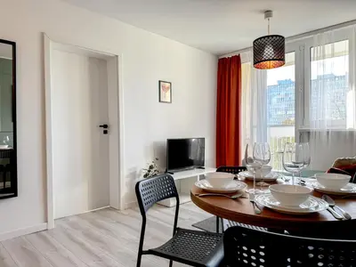 Telewizja i/lub zestaw kina domowego w obiekcie 2mins SkyTower! Stylish 2BD Kitchen, Balcony! Near Train