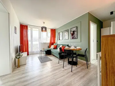 Część wypoczynkowa w obiekcie 2mins SkyTower! Stylish 2BD Kitchen, Balcony! Near Train