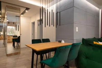 Część wypoczynkowa w obiekcie Wichrowa Deluxe Apartment by BookingHost
