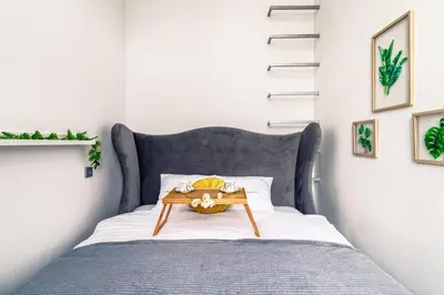 Łóżko lub łóżka w pokoju w obiekcie Środmieście Apt - Top Location, Tram&Park nearby - by Rentujemy