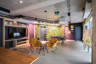 Telewizja i/lub zestaw kina domowego w obiekcie Apartament z aneksem kuchennym Crystal Pine - Biała Perła - Czarna Góra Resort
