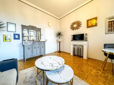 Telewizja i/lub zestaw kina domowego w obiekcie Luxury Decor & Amazing Island Views, Center! 5mins Rynek