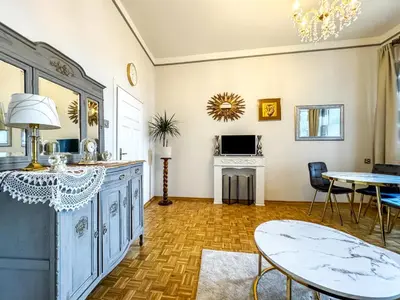 Telewizja i/lub zestaw kina domowego w obiekcie Luxury Decor & Amazing Island Views, Center! 5mins Rynek