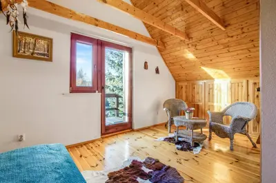 Część wypoczynkowa w obiekcie Rustykalny domek pod Ślężą