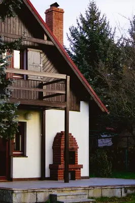 Budynek, w którym mieści się willa