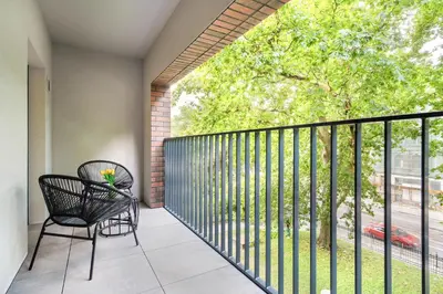 Balkon lub taras w obiekcie Nowoczesny Apartament z Klimatyzacją i Parkingiem by Renters Prestige