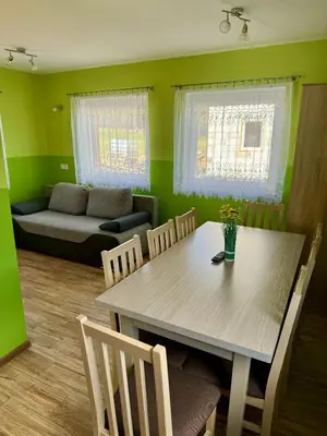Część wypoczynkowa w obiekcie Domki Letniskowe Konik 3