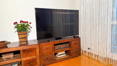Telewizja i/lub zestaw kina domowego w obiekcie Na Książańskim szlaku by LibertaRent
