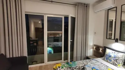 Łóżko lub łóżka w pokoju w obiekcie One-room apartment Nyska Residence Free garage!!!